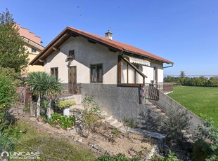 Casa indipendente abitabile con giardino in vendita a Bibiana