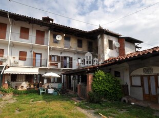 Casa indipendente con box, Castellamonte spineto