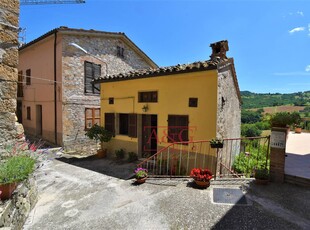 Casa indipendente di 90 mq a Montefortino