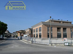 Locale commerciale in vendita, Spinetoli pagliare del tronto