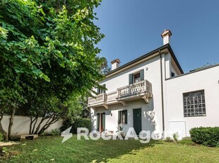 Prestigiosa villa di 404 mq in vendita, Via Chiesanuova, Padova, Veneto
