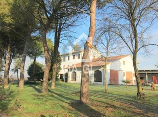 Rustico-Casale-Corte in Vendita ad Musile di Piave - 429000 Euro