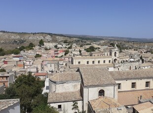 Stabile intero - Indipendente a Palazzolo Acreide