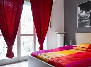 Stanza in affitto in un appartamento con 4 camere da letto a Tibaldi, Milano