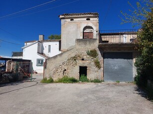 Vendita Rustico casale, in zona CASTELLI, MOZZAGROGNA