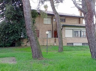 Villa con terrazzo, Ferrara pontegradella