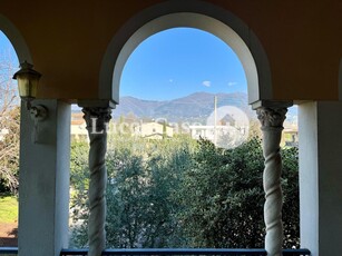 Villa in vendita a Segromigno In Monte - Capannori