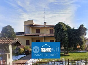 Villa in Vendita in Via Trilussa 22 a Asti