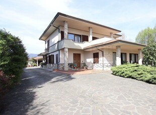 Villa - recente costruzione a Lucca
