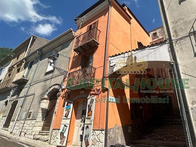 Casa indipendente in vendita a Ospedaletto d'Alpinolo