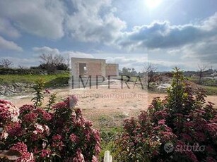 AFFASCINANTE VILLA DI NUOVA REALIZZAZIONE