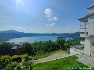 Appartamenti Castel Gandolfo Viale Bruno Buozzi cucina: A vista,