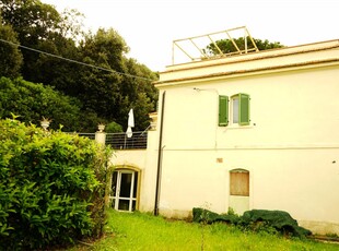 Appartamento da ristrutturare a Rosignano Marittimo