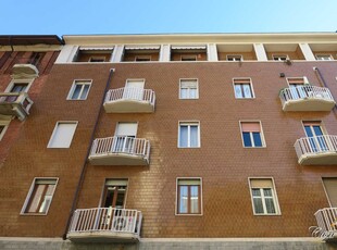 Appartamento in Vendita a Torino Via Casalis