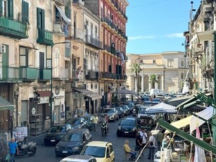 Appartamento in Via Del Cassano, Napoli (NA)