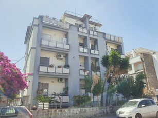 Appartamento in Via Giovanni Cena , 5, Latina (LT)