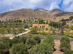 AVOLA - PETRARA TERRENO PANORAMICO CON CASALE