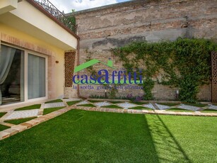 Casa Indipendente in Affitto a Chieti, zona Chieti Scalo Centro, 690€, 40 m², arredato