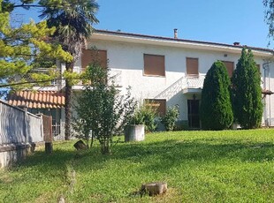 Casa indipendente in vendita a Castagnole Delle Lanze