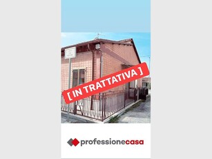 Casa Indipendente in vendita a Ovindoli, Via Marzabotto, 27 - Ovindoli, AQ