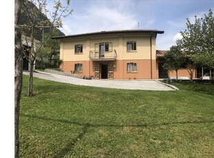 Casa indipendente in vendita a Resia, Frazione Lischiazze, Località Lischiazze 14