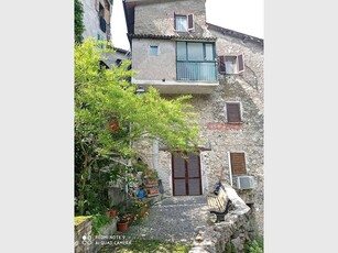 Casa Indipendente in vendita a Roviano, Via Montello, snc - Roviano, RM