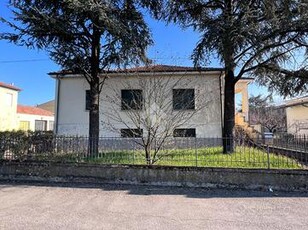 CASA SEMINDIPENDENTE A BRONI