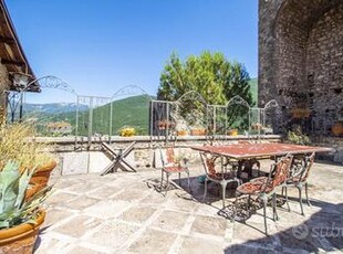 CASA SEMINDIPENDENTE A CASTEL SANT'ANGELO