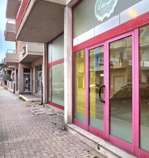 Locale commerciale in affitto in via del mare 72/b, San Benedetto del Tronto