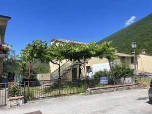 Porzione di Casa in vendita a Cerreto di Spoleto - Zona: Ponte