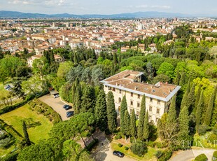 Residenza di lusso con giardino privato a due passi dal centro storico fiorentino