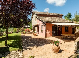 Rustico/Casale/Corte in vendita a Fossato di Vico