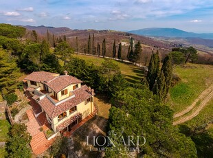 Splendida residenza finemente ristrutturata con vista panoramica sul Lago Trasimeno