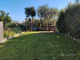 Stazzo scogliera:bilocale con giardino privato