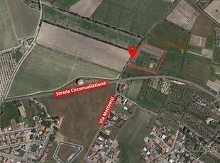 Struttura da terminare con terreno di 10500mq