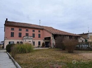 Villa a Isola San'Antonio (AL)