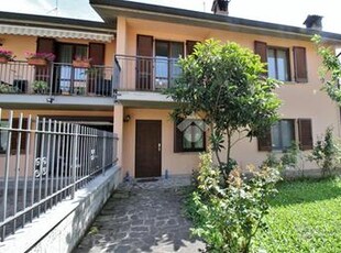 VILLA A SCHIERA A VOGHERA