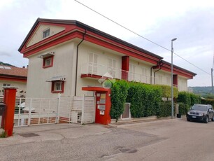 Villa a schiera in vendita a Pratola Serra