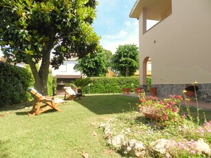 Villa bifamiliare in vendita a Tarquinia - Zona: Marina Velca