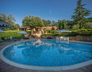 Villa 'Da Francesca' con vista sulle montagne, piscina privata e Wi-Fi