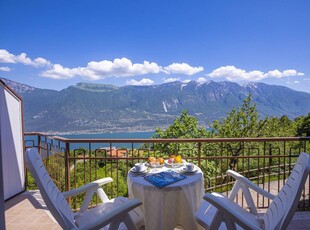 Villa di charme con parcheggio, balcone e grill vicino al Lago di Garda