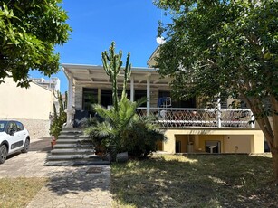 Villa in Vendita a Bari corso alcide de gasperi 268