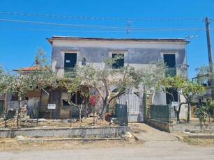 Villa in vendita a Santi Cosma e Damiano
