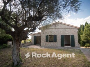 Villa plurifamiliare in vendita a Pesaro