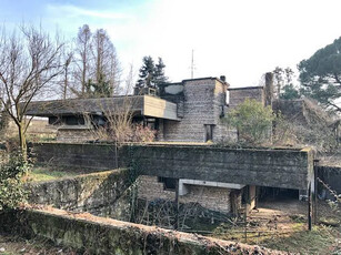 Villa singola da ristrutturare con garage