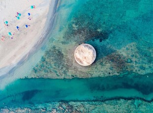 Villa sulla spiaggia con parcheggio e aria condizionata a 1,5 km da Le Cinque Vele