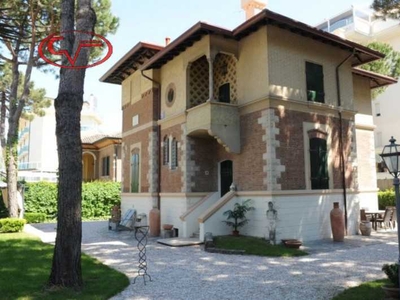 Villa in Vendita ad San Giovanni Valdarno