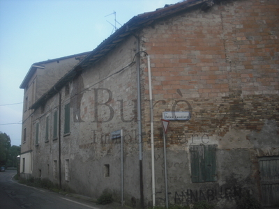 Casa indipendente da ristrutturare in via felice cavallotti, Montecchio Emilia