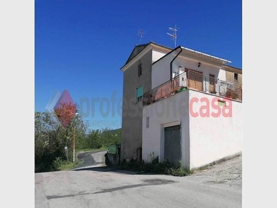Villa bifamiliare in vendita a Cervaro, Via Sprumaro, 38 - Cervaro, FR