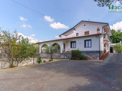 Esclusiva villa di 450 mq in vendita Via Nicolosi-Pedara, Mascalucia, Sicilia
